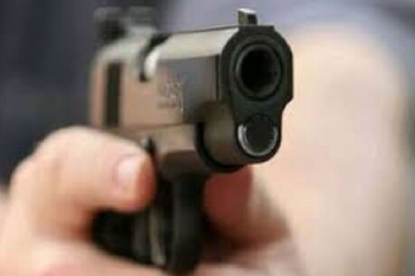 भिलाई में ट्रांसपोर्टर की गोली मारकर हत्या, जांच में जुटी पुलिस भिलाई में ट्रांसपोर्टर की गोली मारकर हत्या, जांच में जुटी पुलिस