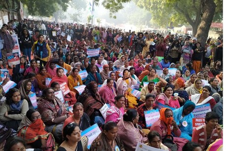 ट्रांसजेंडर बिल के विरोध में उतरे किन्नर, कहा- भगवान राम का दिया हक न छीने सरकार ट्रांसजेंडर बिल के विरोध में उतरे किन्नर, कहा- भगवान राम का दिया हक न छीने सरकार