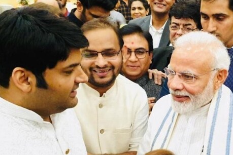पीएम मोदी से मिले कपिल शर्मा, कहा 'तुस्सी बड़े मजाकिया हो' पीएम मोदी से मिले कपिल शर्मा, कहा 'तुस्सी बड़े मजाकिया हो'