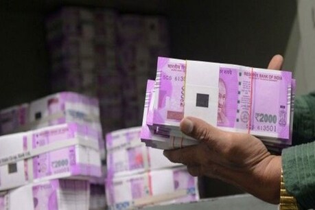 BREAKING: उद्योग विभाग के डायरेक्टर के ठिकानों पर विजिलेंस का छापा, केस दर्ज BREAKING: उद्योग विभाग के डायरेक्टर के ठिकानों पर विजिलेंस का छापा, केस दर्ज