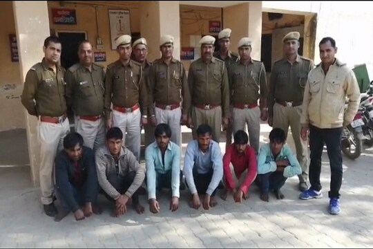 पुलिस द्वारा गिरफ्तार गौ तस्कर