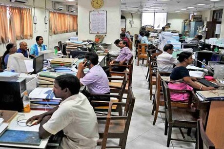 मोदी सरकार का सबसे बड़ा फैसला, इस कंडीशन में पुरुषों को भी मिलेगी 2 साल तक की छुट्टी