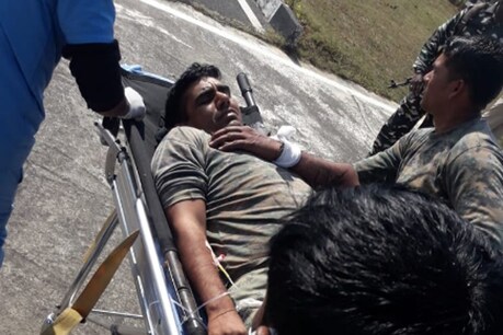 सरायकेला में पुलिस-नक्सली मुठभेड़, कोबरा जवान को लगी गोली सरायकेला में पुलिस-नक्सली मुठभेड़, कोबरा जवान को लगी गोली