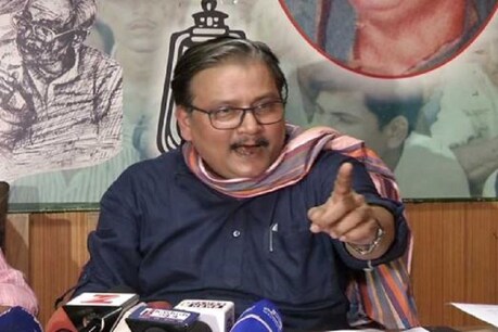 सवर्ण आरक्षण: 'चूक' पर RJD नेताओं में ठनी, मनोज झा बोले- मैं पार्टी का मैसेंजर सवर्ण आरक्षण: 'चूक' पर RJD नेताओं में ठनी, मनोज झा बोले- मैं पार्टी का मैसेंजर