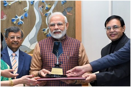 PM मोदी को मिला पहला फिलिप कोटलर अवॉर्ड PM मोदी को मिला पहला फिलिप कोटलर अवॉर्ड