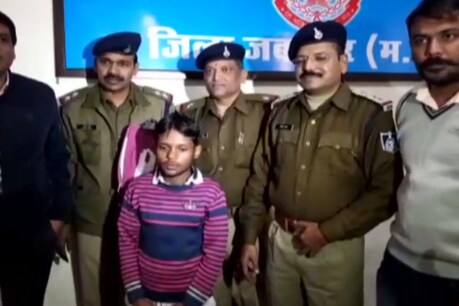 पुलिस द्वारा गिरफ्तार स्मैक तस्कर