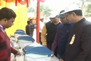 PHOTO : राष्ट्रीय मतदाता दिवस पर युवा मतदाताओं को दिलाई शपथ