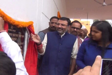 विवाह-भवन का उद्घाटन करते सांसद