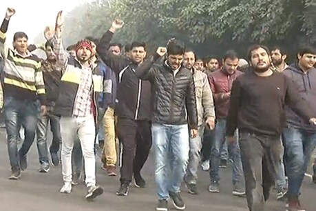 इनसो प्रदेशाध्यक्ष पर हमले के खिलाफ छात्रों ने किया यूनिवर्सिटी परिसर में विरोध प्रदर्शन इनसो प्रदेशाध्यक्ष पर हमले के खिलाफ छात्रों ने किया यूनिवर्सिटी परिसर में विरोध प्रदर्शन