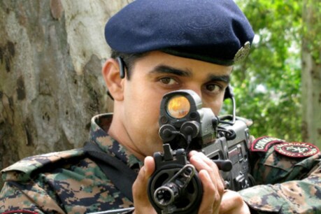 दो साल से पेंशन मांग रहे हैं सीआरपीएफ-बीएसएफ के जवान, चिठ्ठी का भी नहीं आता जवाब दो साल से पेंशन मांग रहे हैं सीआरपीएफ-बीएसएफ के जवान, चिठ्ठी का भी नहीं आता जवाब