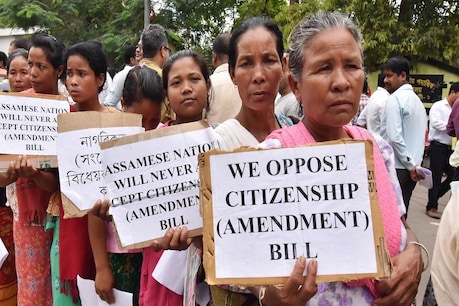 नॉर्थ-ईस्ट राज्यों के विरोध के बावजूद BJP को क्यों चाहिए सिटीजनशिप बिल ? नॉर्थ-ईस्ट राज्यों के विरोध के बावजूद BJP को क्यों चाहिए सिटीजनशिप बिल ?