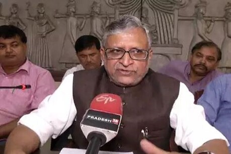 सुशील मोदी ने कहा विरोधियों पर 'सर्जिकल स्ट्राइक', BJP अध्यक्ष बोले - 'सबका साथ-सबका विकास' सुशील मोदी ने कहा विरोधियों पर 'सर्जिकल स्ट्राइक', BJP अध्यक्ष बोले - 'सबका साथ-सबका विकास'