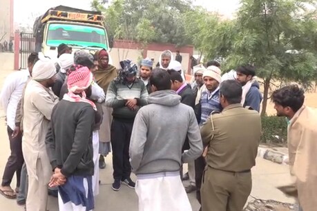 नूंह-बड़कली रोड के पास भीषण सड़क हादसे में किसान की दर्दनाक मौत नूंह-बड़कली रोड के पास भीषण सड़क हादसे में किसान की दर्दनाक मौत