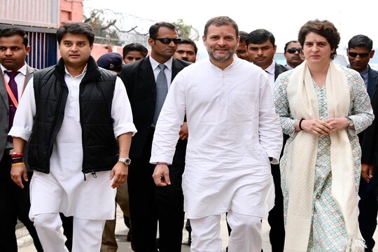 ज्योतिरादित्य सिंधिया, राहुल गांधी और प्रियंका गांधी (File Photo)