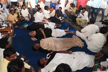 CM और LG विवाद: किरण बेदी के घर के बाहर ही सो गए विरोध प्रदर्शन कर रहे मुख्यमंत्री