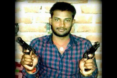 STF के हत्थे चढ़ा कुख्यात अपराधी जटहा, पिस्टल वाली तस्वीर भेजकर मांगता था रंगदारी STF के हत्थे चढ़ा कुख्यात अपराधी जटहा, पिस्टल वाली तस्वीर भेजकर मांगता था रंगदारी