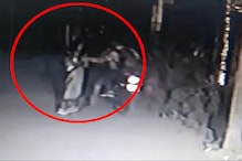 CCTV VIDEO: ठाणे की सड़कें महफूज़ नहीं, ऐसे झपटा जाता है मंगलसूत्र