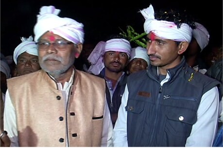 बीटीपी के विधायक एवं उनके समर्थक। फोटो : न्यूज 18 राजस्थान ।