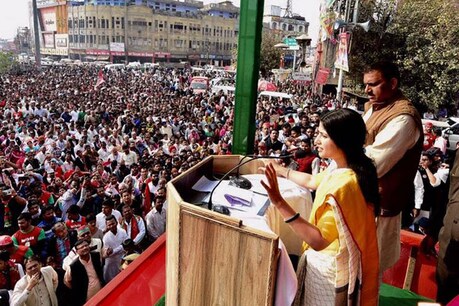 डिंपल यादव के लिए नया नहीं कांग्रेस का रिटर्न गिफ्ट, कन्नौज से जीत चुकी हैं निर्विरोध डिंपल यादव के लिए नया नहीं कांग्रेस का रिटर्न गिफ्ट, कन्नौज से जीत चुकी हैं निर्विरोध