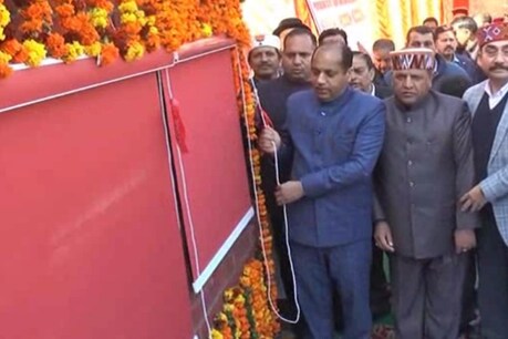 FILE PHOTO: जयराम ठाकुर किसी योजना का उद्घाटन करते हुए