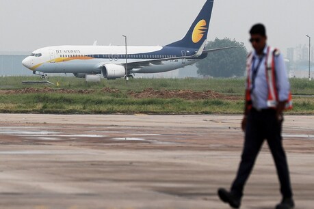 बड़े संकट में फंसी Jet Airways! 1100 पायलट का 1 अप्रैल से विमान नहीं उड़ाने का फैसला
