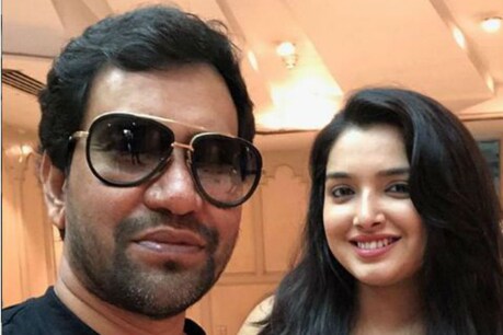 Nirahua, Dinesh Lal Yadav: कभी भोजपुरी स्टार 'निरहुआ' के घर में नहीं थी साइकिल, पैदल करते थे सफ़र! Nirahua, Dinesh Lal Yadav: कभी भोजपुरी स्टार 'निरहुआ' के घर में नहीं थी साइकिल, पैदल करते थे सफ़र!