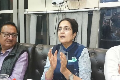 मोदी सरकार की प्रधानमंत्री किसान बीमा योजना को लेकर किए कटाक्ष