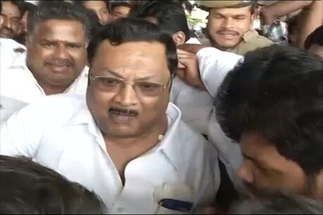 ED ने एमके अलागिरी के बेटे की 40 करोड़ संपत्ति की ज़ब्त ED ने एमके अलागिरी के बेटे की 40 करोड़ संपत्ति की ज़ब्त