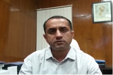 अतिरिक्त मुख्य निर्वाचन अधिकारी डॉ. जोगाराम। फोटो : न्यूज 18 राजस्थान ।