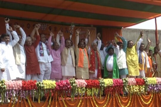 बीजेपी प्रत्याशी पीएन सिंह की नामांकन सभा