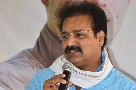 गहलोत के मंत्री ने वसुंधरा काे बताया 'तानाशाह', कटारिया के 'बिल में घुसने' की कही बात गहलोत के मंत्री ने वसुंधरा काे बताया 'तानाशाह', कटारिया के 'बिल में घुसने' की कही बात