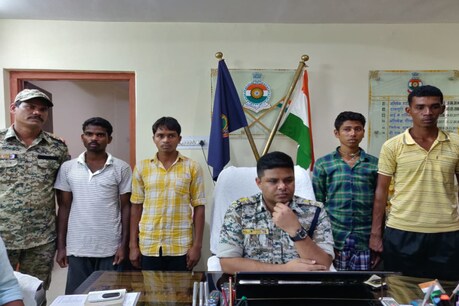 सुकमा में चार नक्सलियों ने किया सरेंडर.