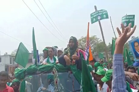 जिप्सी पर सवार हिना शहाब