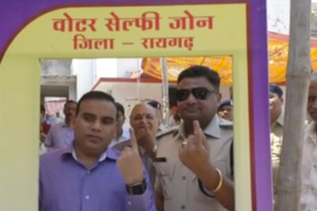 रायगढ़ में कलेक्टर यशवंत कुमार और SP राजेश अग्रवाल ने किया मतदान