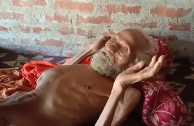  मामला कानपुर देहात के रसूलाबाद तहसील का है. यहां के ग्रामीणों का दावा है कि यहां रहने वाले 115 वर्ष के संत की सोमवार शाम मृत्यु हो गई थी. उनकी मृत्यु की खबर से पूरे गांव में शोक का माहौल था.