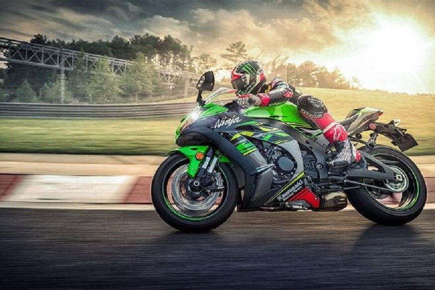 PHOTOS: Kawasaki ने लॉन्च की 2019 Ninja ZX-10R, कीमत