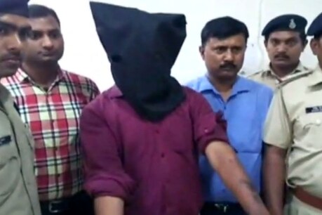 ट्रेन में मां-बेटी पर एसिड अटैक करने वाला व्यक्ति गिरफ्तार