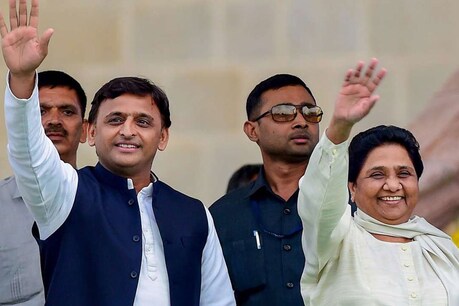 अखिलेश के लिए मायावती ने मांगा वोट, बीजेपी-कांग्रेस को बताया आरक्षण विरोधी अखिलेश के लिए मायावती ने मांगा वोट, बीजेपी-कांग्रेस को बताया आरक्षण विरोधी