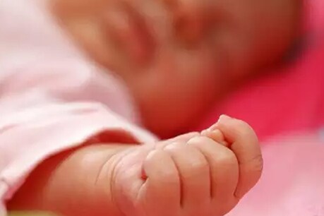 दूसरी पत्नी से पैदा हुई बच्ची को पालने से किया इंकार, लगाई बाल समिति से गुहार दूसरी पत्नी से पैदा हुई बच्ची को पालने से किया इंकार, लगाई बाल समिति से गुहार