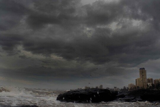 Cyclone Fani: छत्तीसगढ़ के कुछ हिस्सों में चल सकती है आंधी, मौसम विभाग ने  जारी किया अलर्ट,Cyclone Fani Cyclone Fani updates Cyclone Fani news Weather  Department issued alert in Chhattisgarh ...