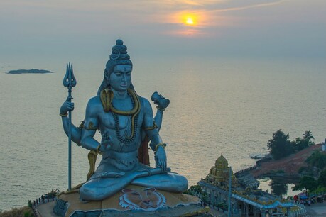 प्रदोष व्रत: भगवान शिव-माता पार्वती की कृपा पाने के लिए इस तरह करें पूजा, होगी लंबी उम्र!
