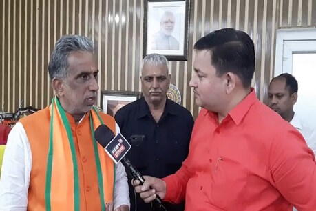 Haryana Election Result 2019: जीत के बाद कृष्ण पाल गुर्जर का बयान- मैं हूं मोदी जी का 'हनुमान' Haryana Election Result 2019: जीत के बाद कृष्ण पाल गुर्जर का बयान- मैं हूं मोदी जी का 'हनुमान'