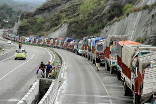 पुलवामा में सुरक्षा बलों के काफिले पर हुए आतंकी हमले के बाद बड़े पैमाने पर सुरक्षाबलों की गतिविधि के बाद यह प्रतिबंध लगाया गया था. पुलवामा में सुरक्षा बलों के काफिले पर हुए आतंकी हमले के बाद बड़े पैमाने पर सुरक्षाबलों की गतिविधि के बाद यह प्रतिबंध लगाया गया था.