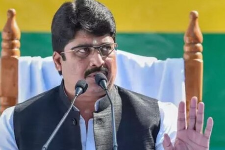 पहले ही चुनाव में राजा भैया की पार्टी की डूबी लुटिया, जमानत तक न बचा सके दोनों प्रत्याशी पहले ही चुनाव में राजा भैया की पार्टी की डूबी लुटिया, जमानत तक न बचा सके दोनों प्रत्याशी