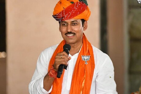 मोदी की रैली में कर्नल राज्यवर्धन ने भरी हुंकार, कश्मीर से धारा 370 हटाकर रहेंगे मोदी की रैली में कर्नल राज्यवर्धन ने भरी हुंकार, कश्मीर से धारा 370 हटाकर रहेंगे