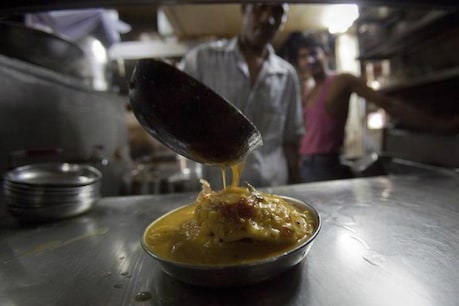 हल्दीराम के खाने में निकली मरी हुई छिपकली, एफडीए ने बंद किया रेस्टोरेंट हल्दीराम के खाने में निकली मरी हुई छिपकली, एफडीए ने बंद किया रेस्टोरेंट