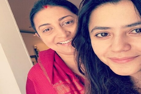 एकता कपूर के साथ स्मृति ईरानी (Photo: Instagram)