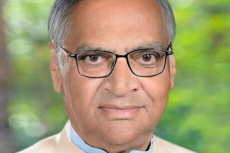 ग्वालियर सीट बीजेपी के लिए प्रतिष्ठा का प्रश्न, तोमर का टिकट काटने से होगा फायदा? ग्वालियर सीट बीजेपी के लिए प्रतिष्ठा का प्रश्न, तोमर का टिकट काटने से होगा फायदा?