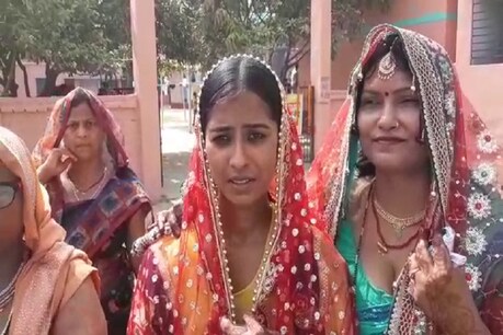 वोट डालने पहुंची दुल्हन