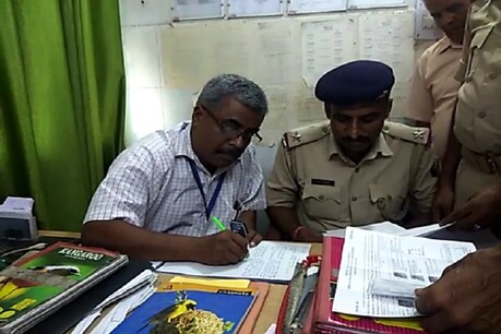 मामले की जांच को पहुंची पुलिस